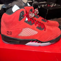 Jordan’s raging bulls 5s