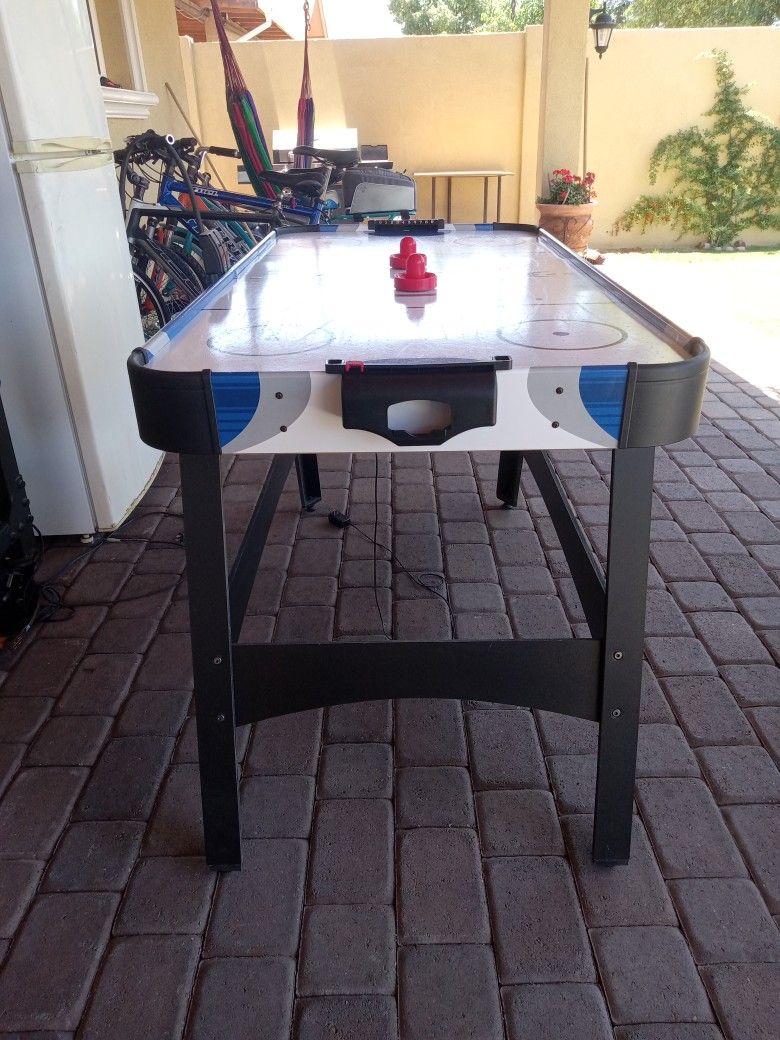 Air Hockey Table
