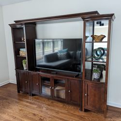 Raymour And Flannigan 4 Pc Cherry Entertainment Center 