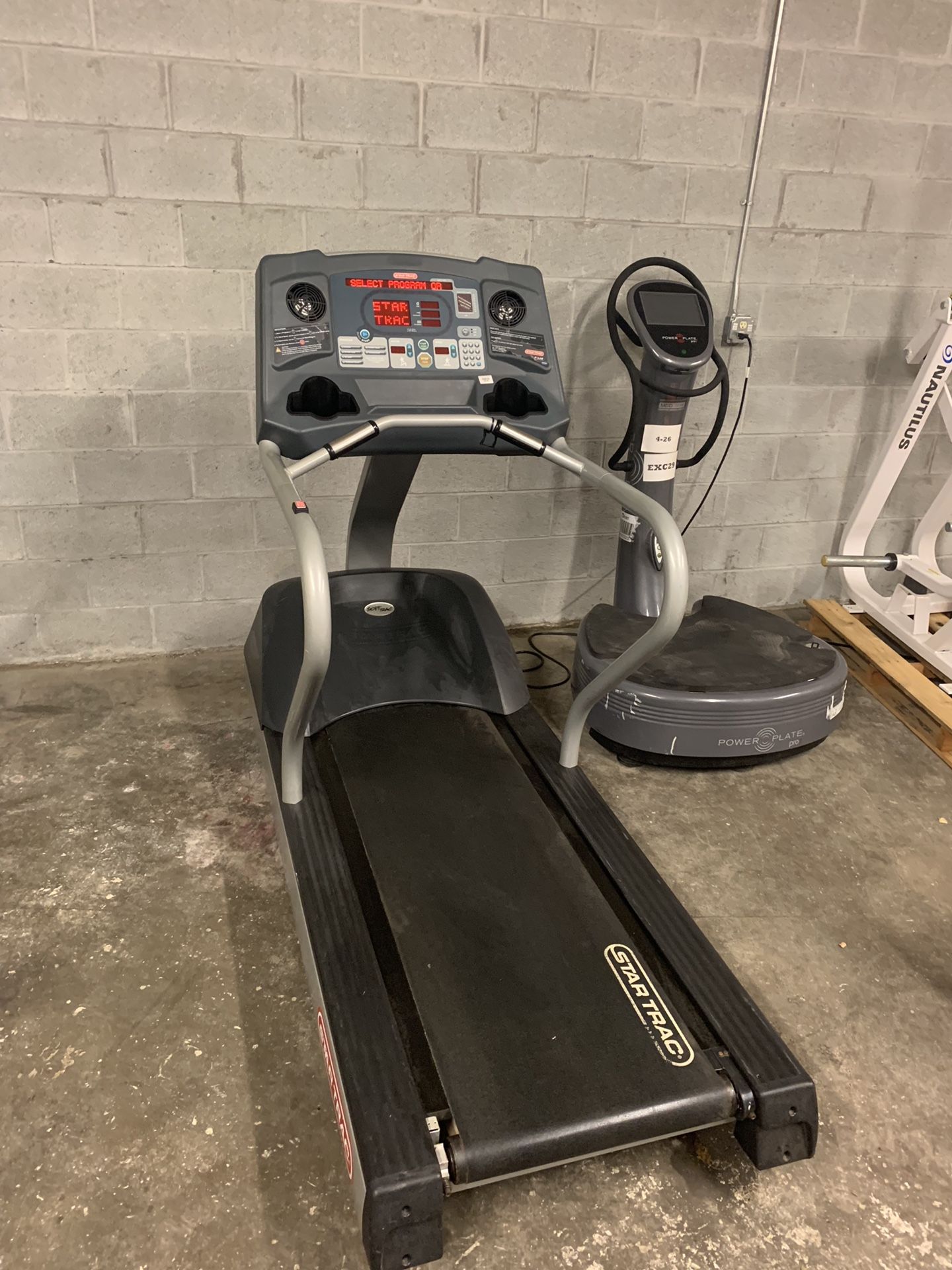 Star trac pro 7600 treadmill