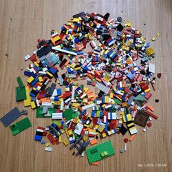 4 lbs LEGO Premium Specialty Pack - Baseplates, Technic Gears & Parts