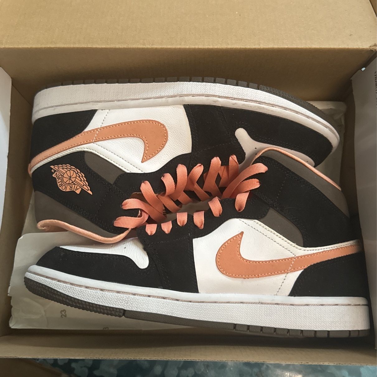 Woman’s Air Jordan 1 Mid 