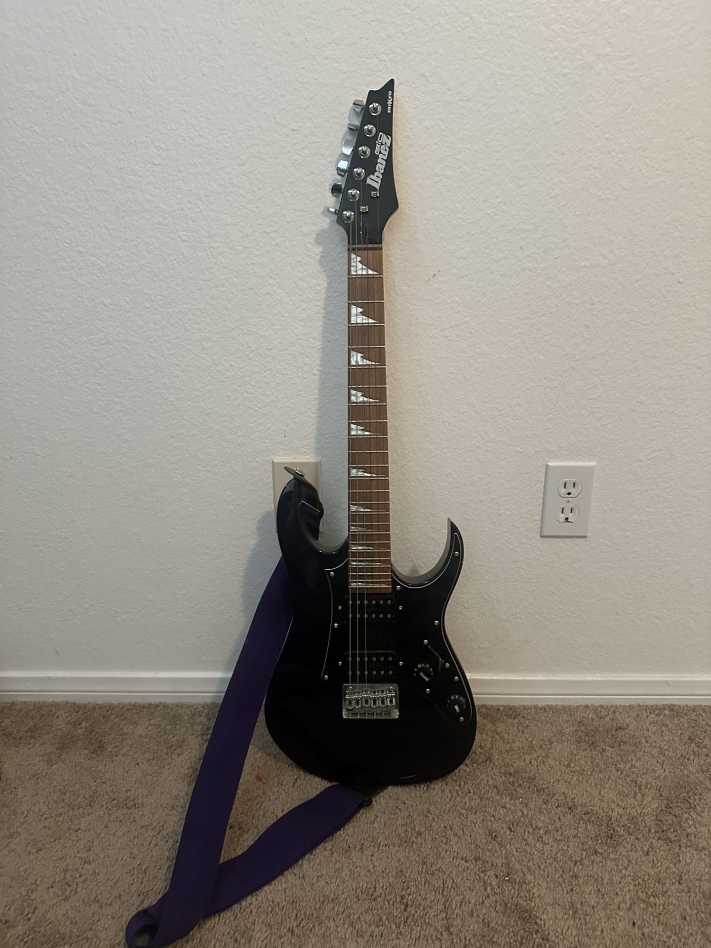 Dark purple Small Guitar