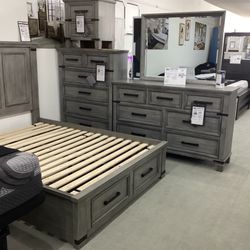 Russelyn 4pc Queen Storage Bedroom set