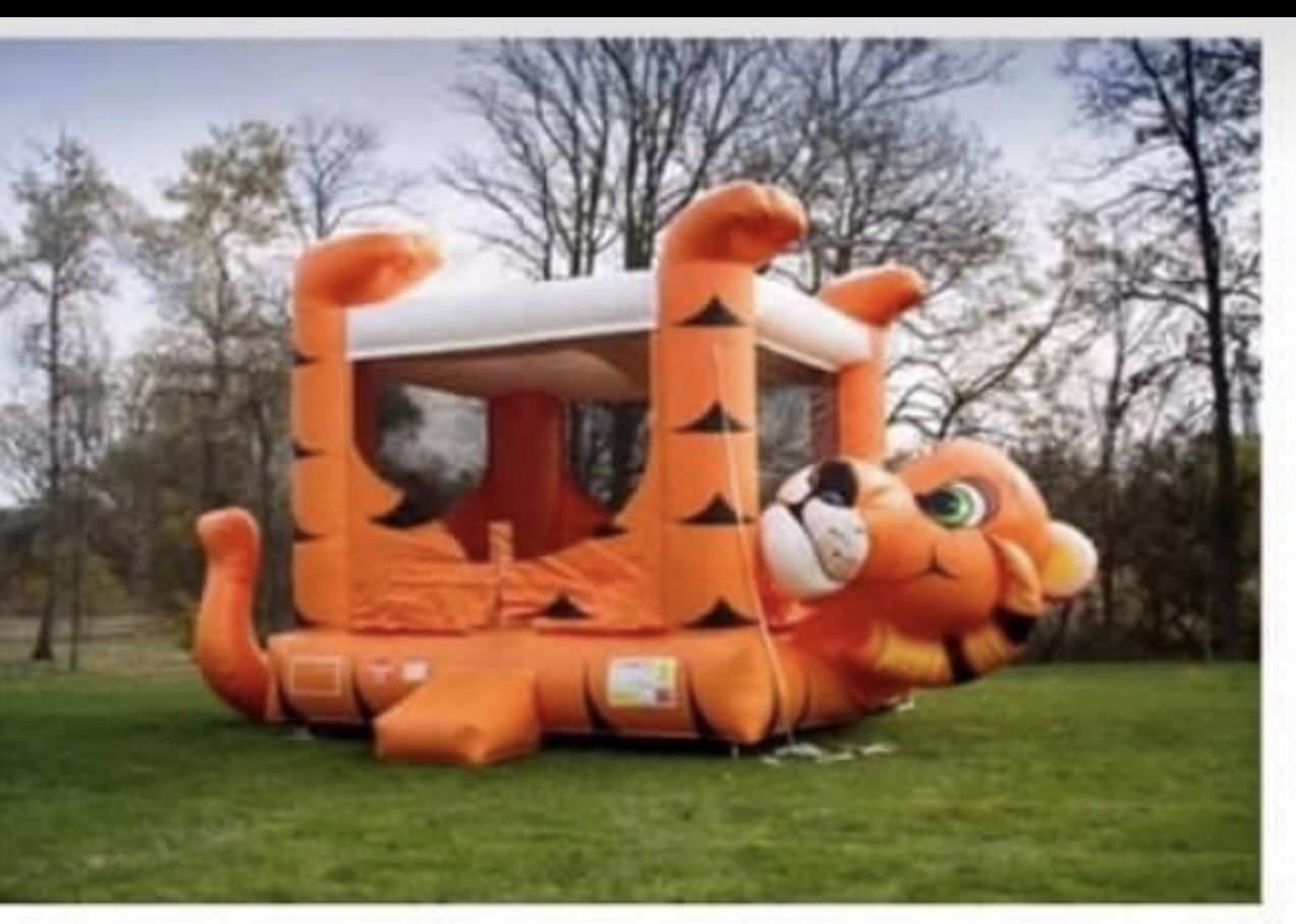 Huge Tiger Jumping Ballon