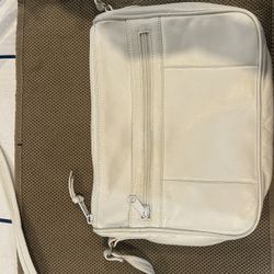 NEED GONE ASAP BUNCH OF USED VINTAGE WOMEN PURSE 5- 20 A PAIR 