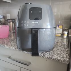 Philips Air Fryer (Gently Used)