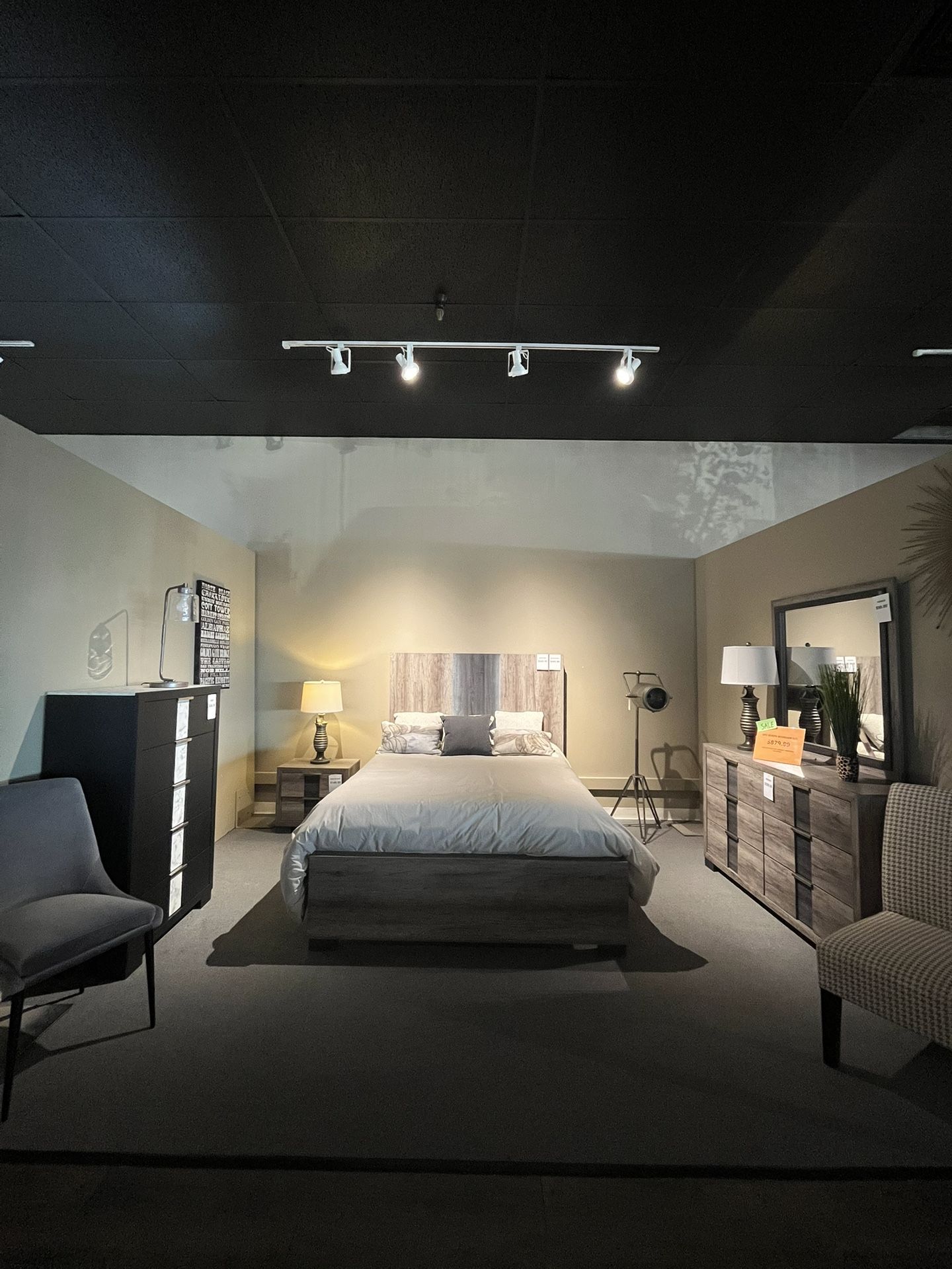 Grey 4PC Queen Bed Room Set