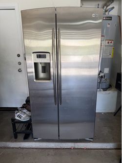GE profile refrigerator