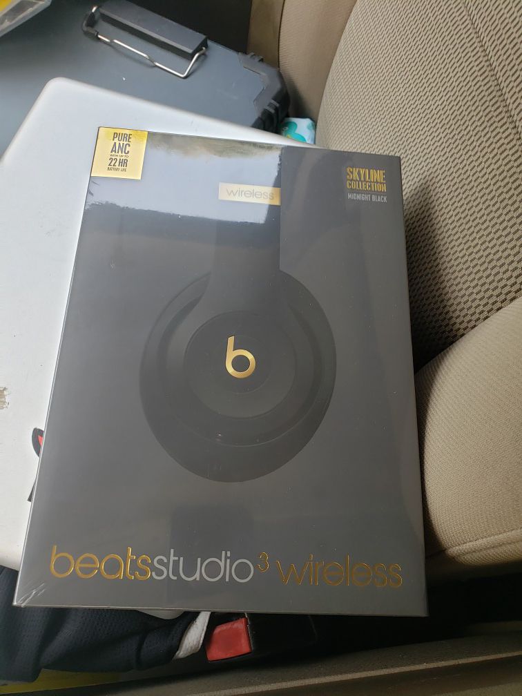 Brand new beats studio 3 - limited edition skyline collection