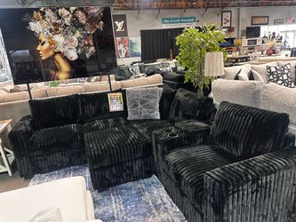 Perfect sectional sofa with ottoman! 🚨🔥 Easy Financing!