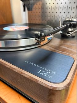 Dr. Feickert Analogue Volare Turntable