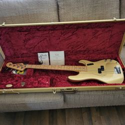 Beautiful USA Fender P Bass with Treed Case