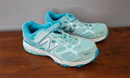 New Balance Women's shoes, blue, 6.5