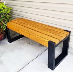 Custom modern deck balcony backyard landscaping succulent hanging planter container with legs irrigation design privacy wall