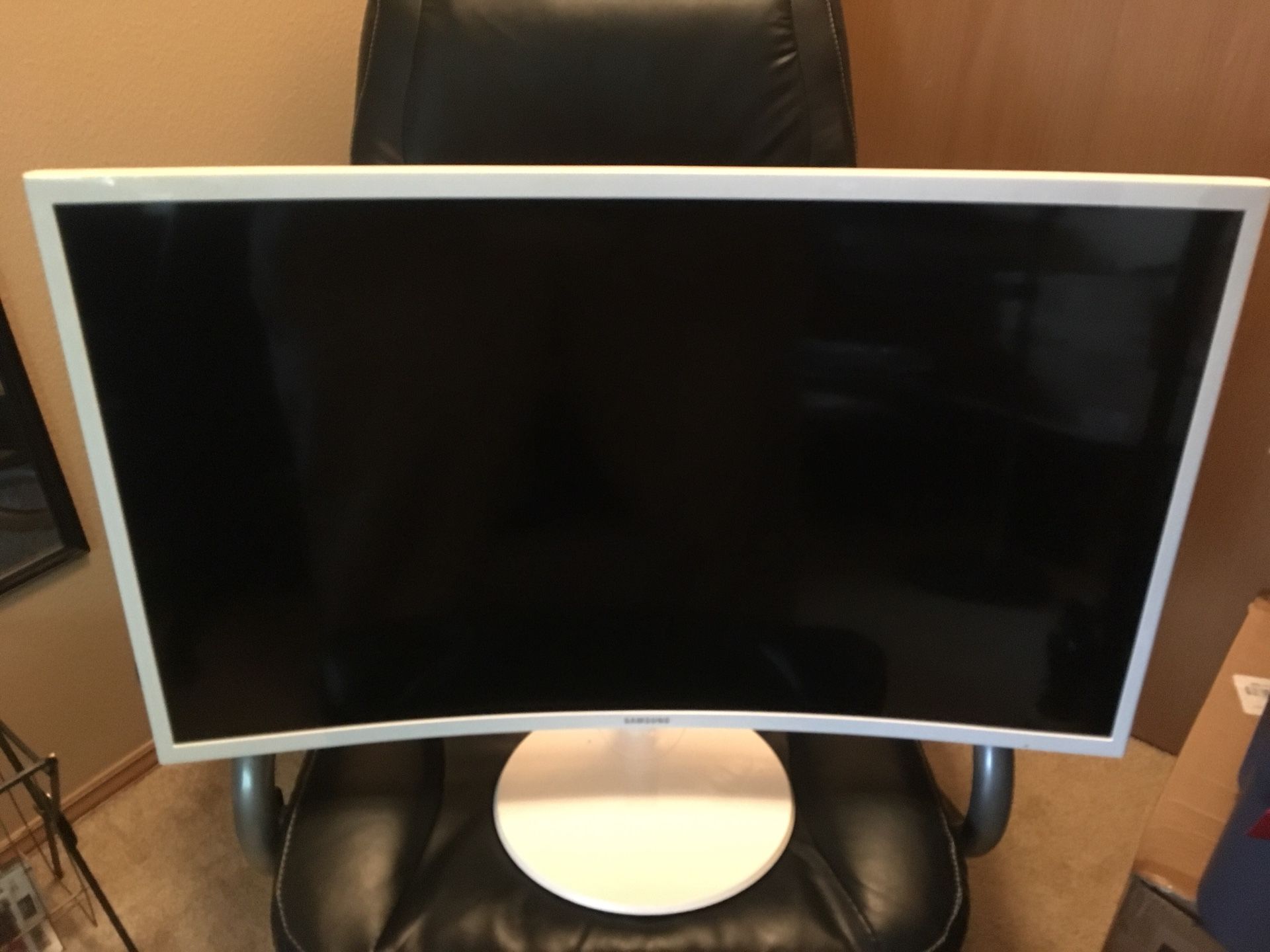 Samsung 32-Inch Curved Monitor (Ultra- Slim Design)