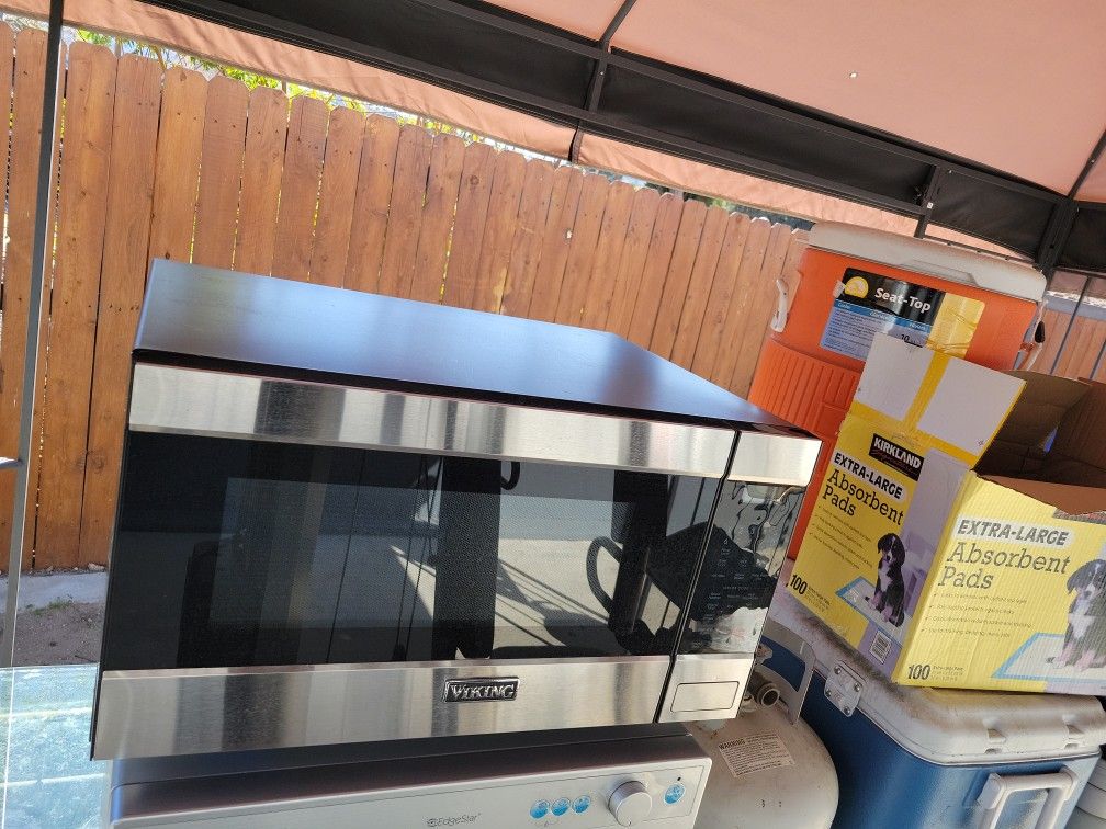 Microwave  Viking, Black Color