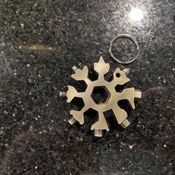 18 Functions Mini Tool Keychain Allen Wrench Hexagons Screwdrivers Bottle Opener