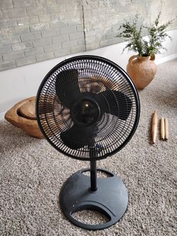 FREE TALL OSCILLATING FAN