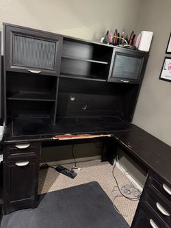 L Shaped Desk with Hutch