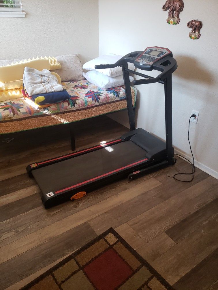 GREAT CONDITION TREADMILL