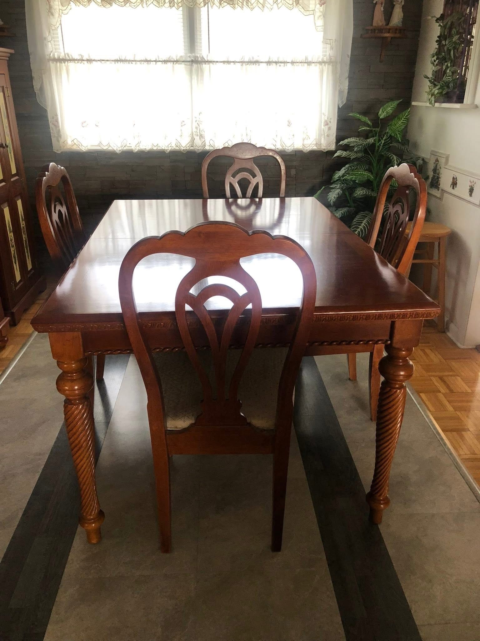 Dining Room Table And Chairs