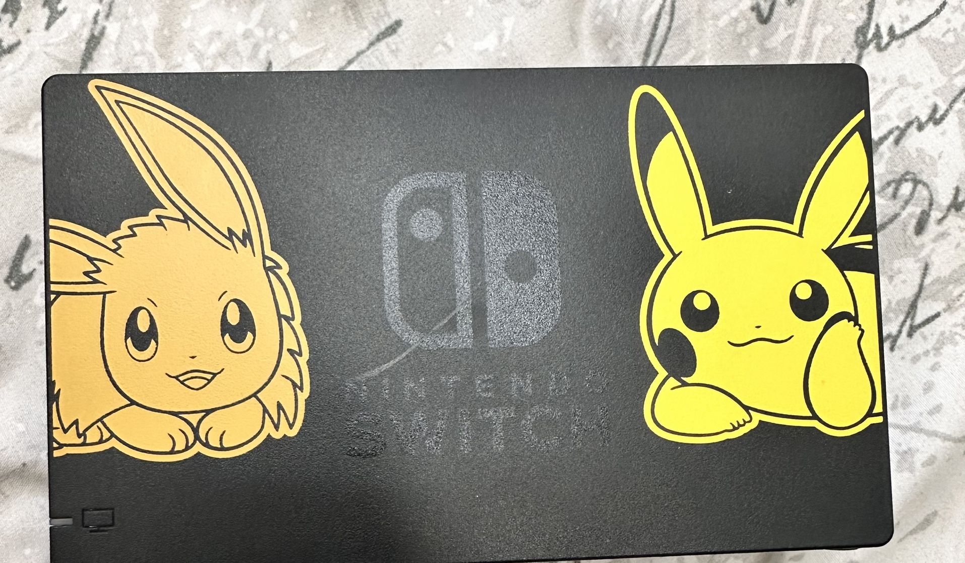 Used Pokémon Pikachu and Eevee Nintendo Switch