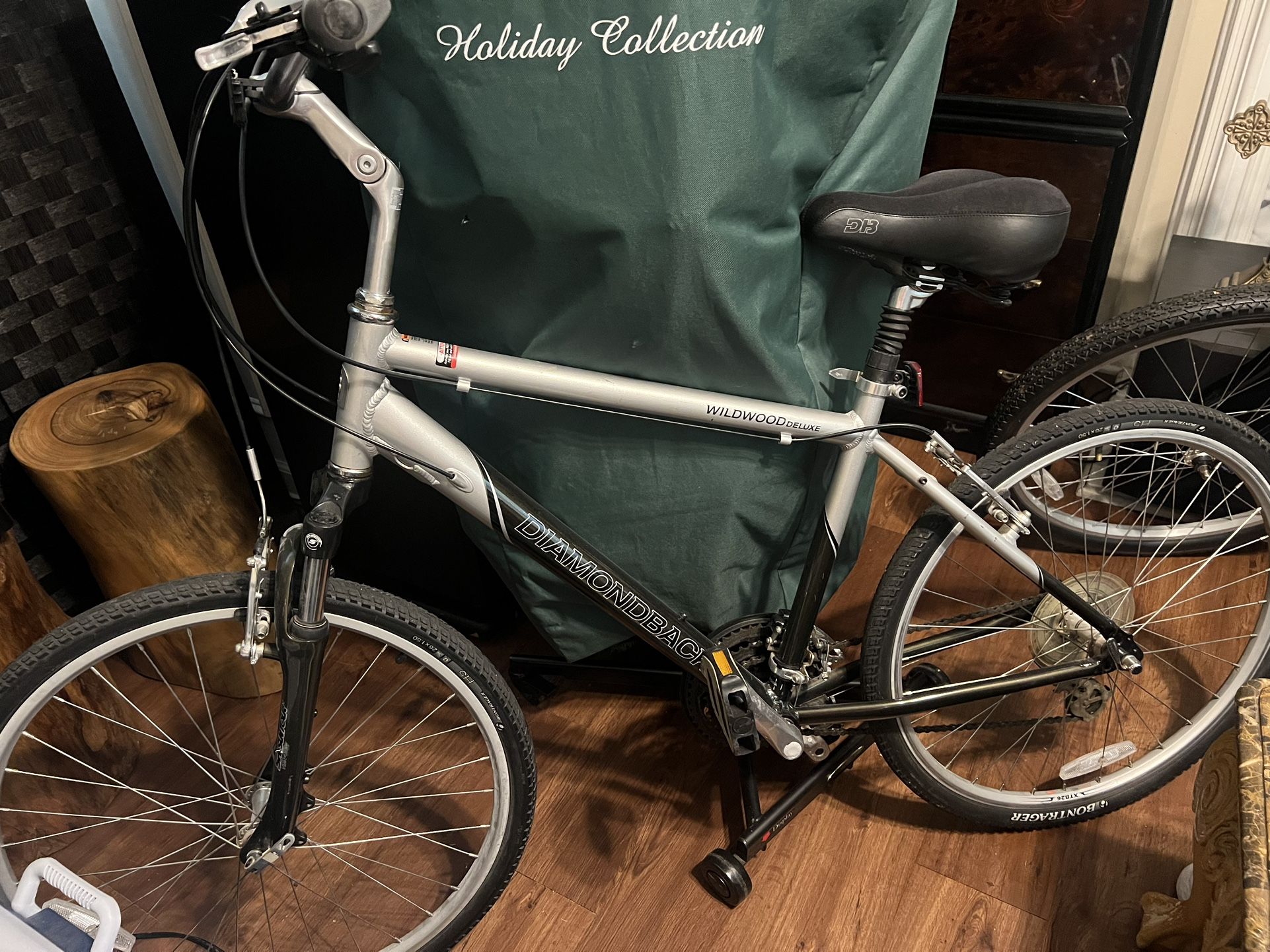 DIAMONDBACK WILDWOOD BIKE