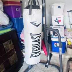 Everlast Heavy Bag/w Stand $100