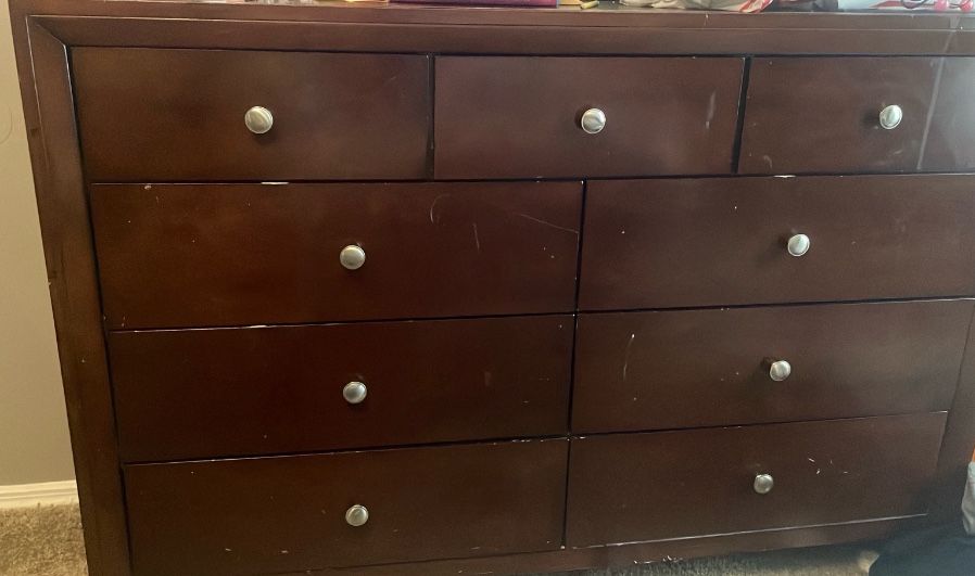 Dresser