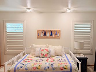 Interior Wood Shutters- Custom, Plantation, Professional Installation, Licensed Company, Window Treatments & Coverings, Persianas De Madera, Espanol