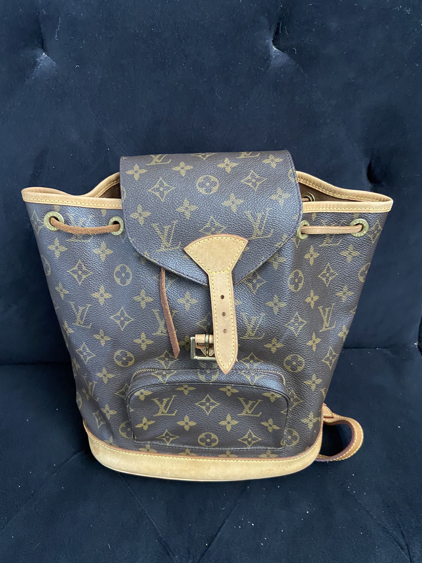 Lv Hand Bag Crossover Bag Purse Brown With Shoulder Strap for Sale in  Phoenix, AZ - OfferUp