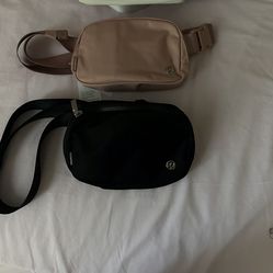 Lululemon Everywhere Belt Bag 1L — Never Lost Keychain  (Used, Great)