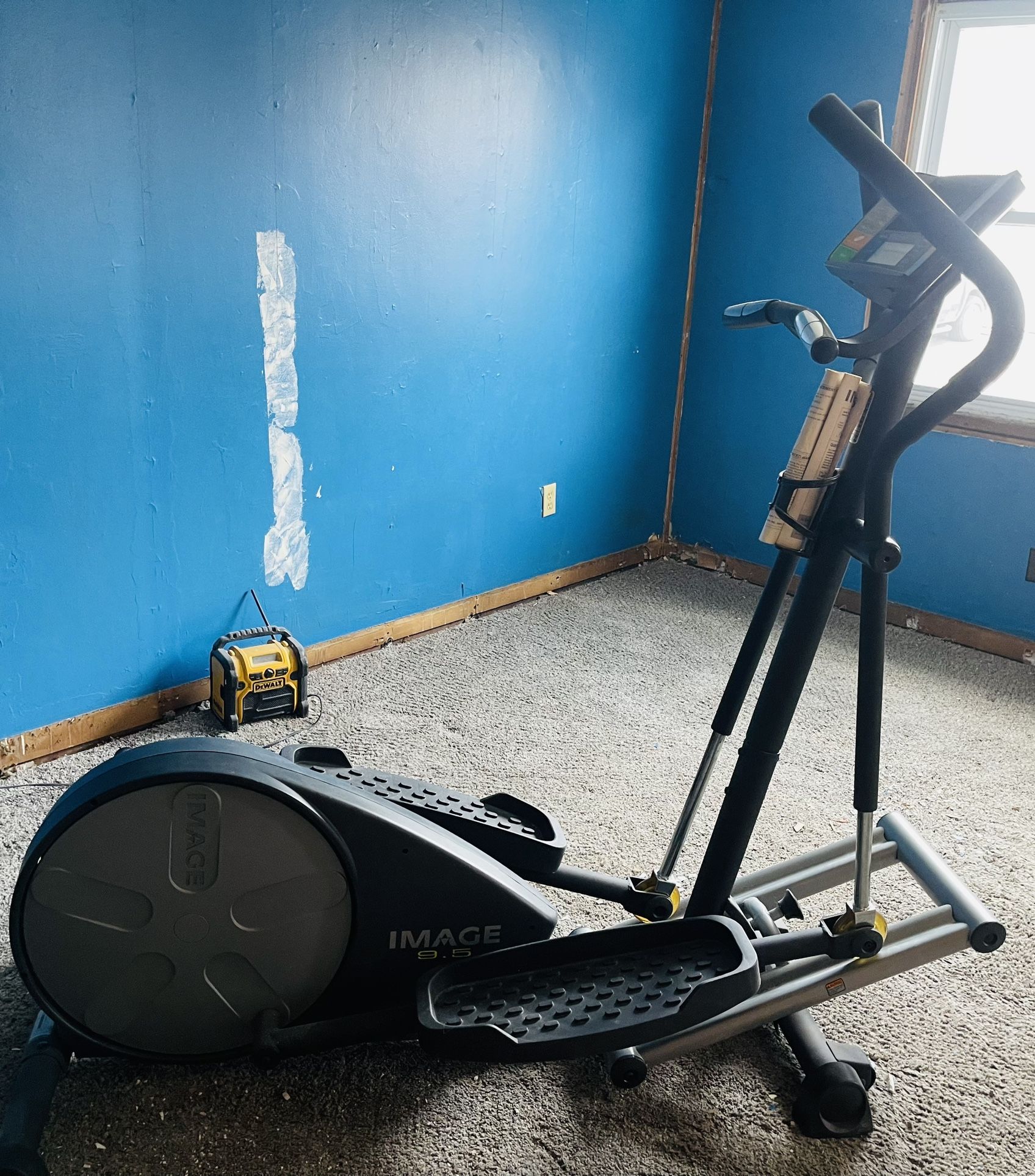 Image 9.5 Elliptical Never Used