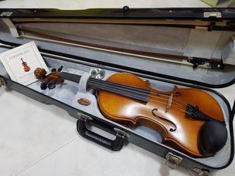 Histro Nikolov 4/4 violin with Bow and hard case