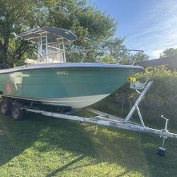 Hydra Sport Center Console, Clean Tittle Motor / Boat