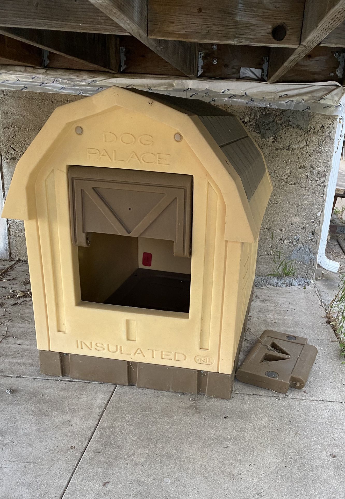 Insulated Dog Palace Dog House - Summer Or Winter
