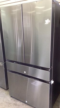 Baseball 29 ft.³ fresh door refrigerator with spear ice