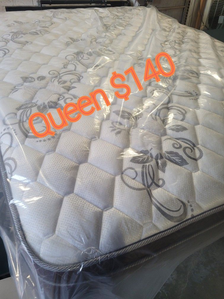 New Queen Pillow Top