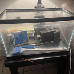 10 Gallons Fish tank 
