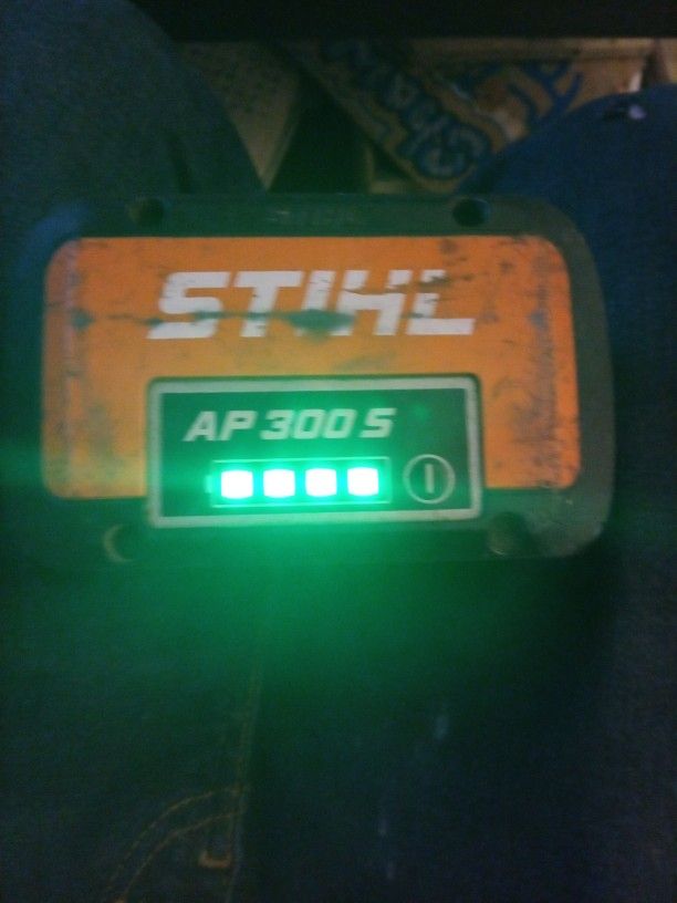 AP 300 S Lithium-Ion Battery