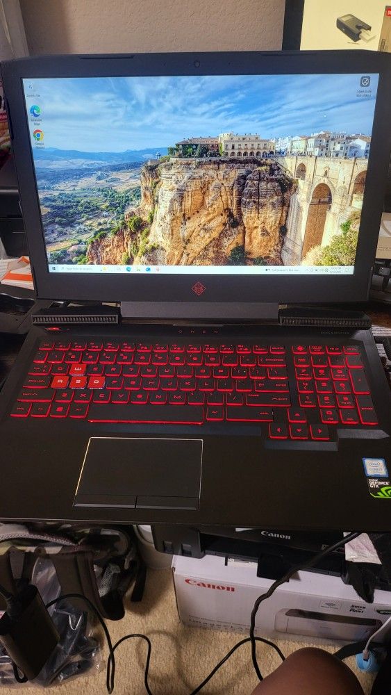HP Omen Gaming 15.6in FHD, i7-7th gen, GTX 1050 4gb vga, 8gb ram, 1tb hdd, used but good working. Battery work 1hr without cord. Comes wit