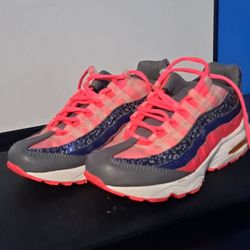Pink Nike Air Max's Size 5.5y