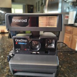 POLAROID 600 ONESTEP closeup