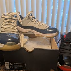 AIR JORDAN 11 Low GEORGE TOWN 