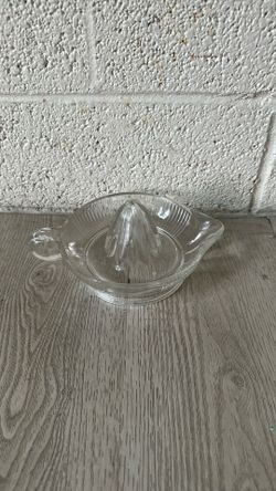 $5 vintage clear glass citrus juicer porch pick up