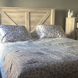 Bed Frame (Ashely’s)