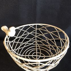 Heavy Metal Bird On His Nest Basket Indoor Outdoor Decor 7” X 4”
