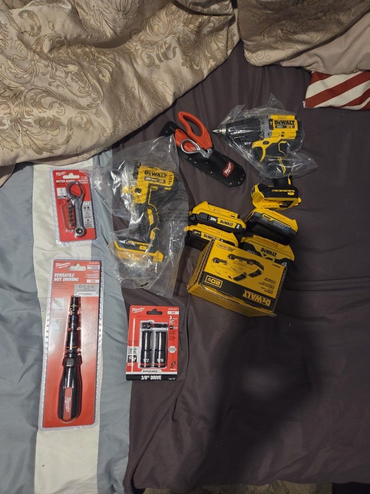 Dewalt Tools And Batteries 