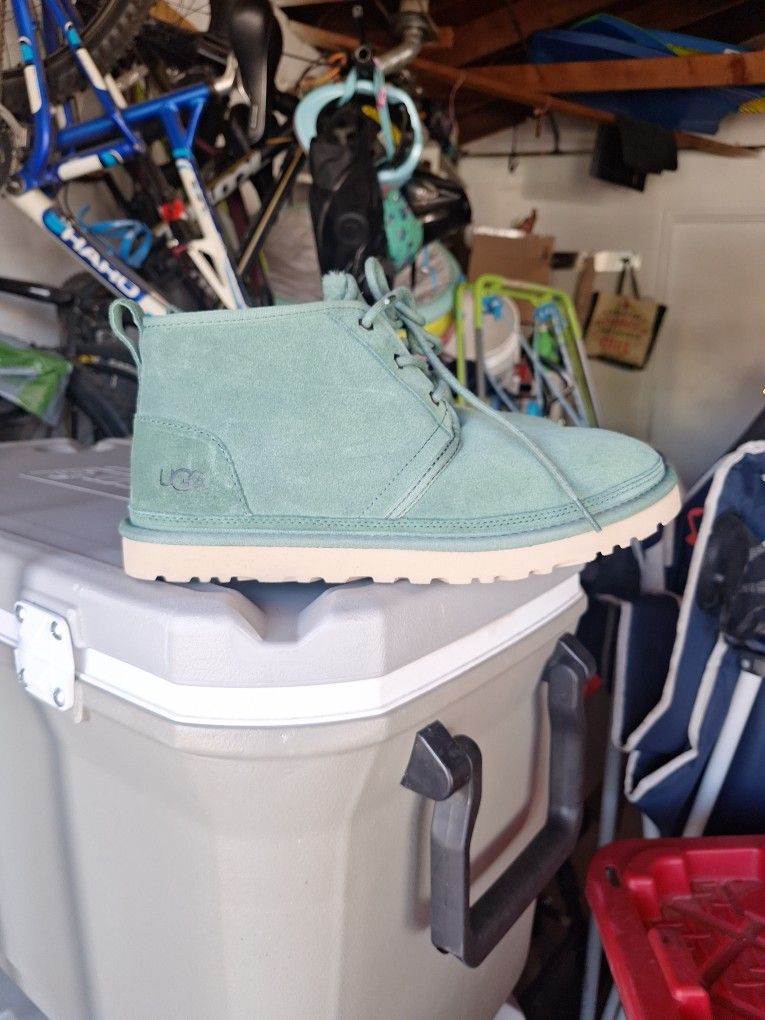 BRAND NEW UGG MENS BOOTS... SYCAMORE COLORWAY. SIZE 12. $40